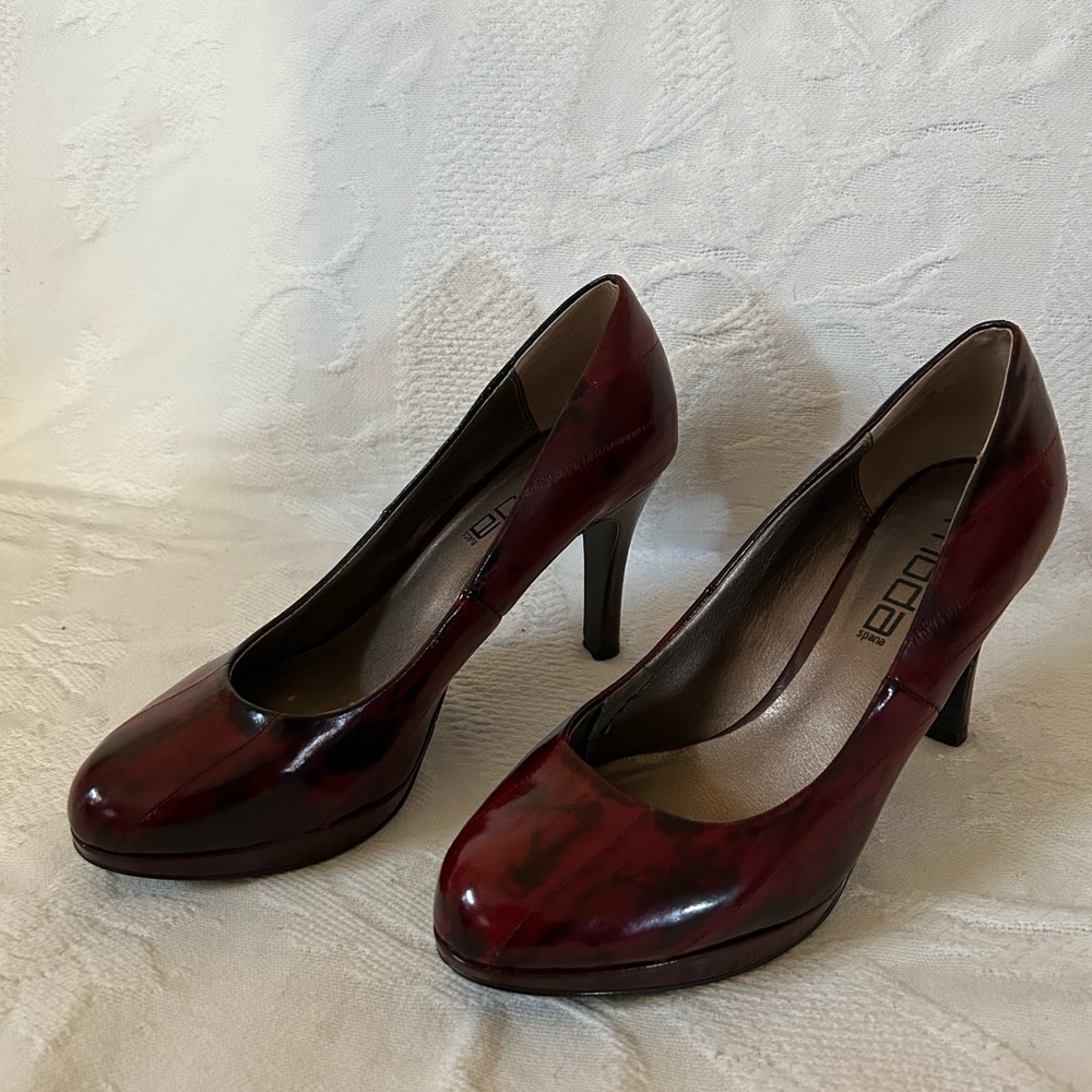 Moda spana 3” heels.